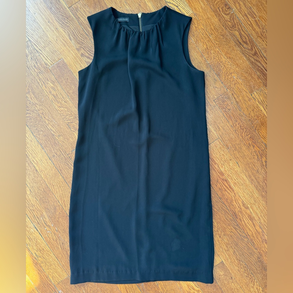 Classic Black Sleeveless Parisian Sheath Dress